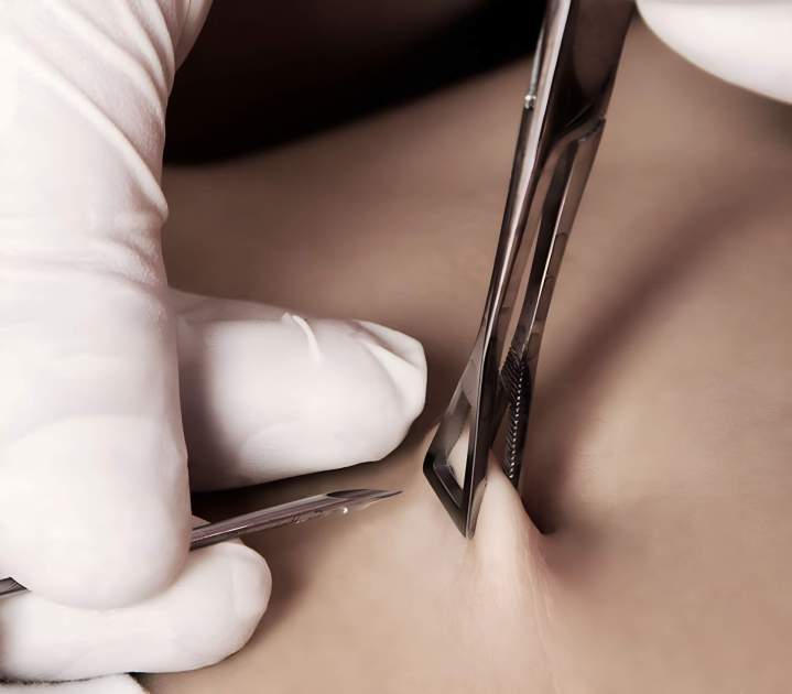 Piercing au nombril Québec
