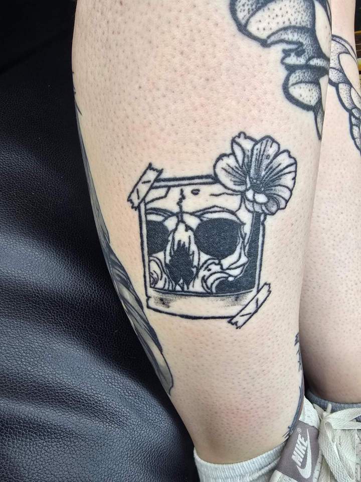 Tatouage gris Québec