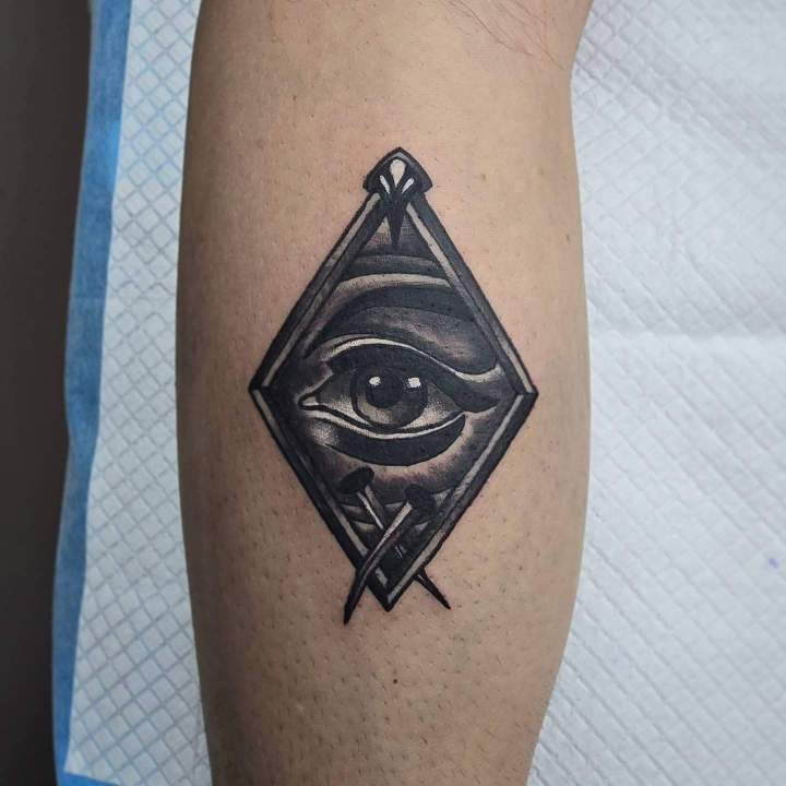 Tatouage œil Québec