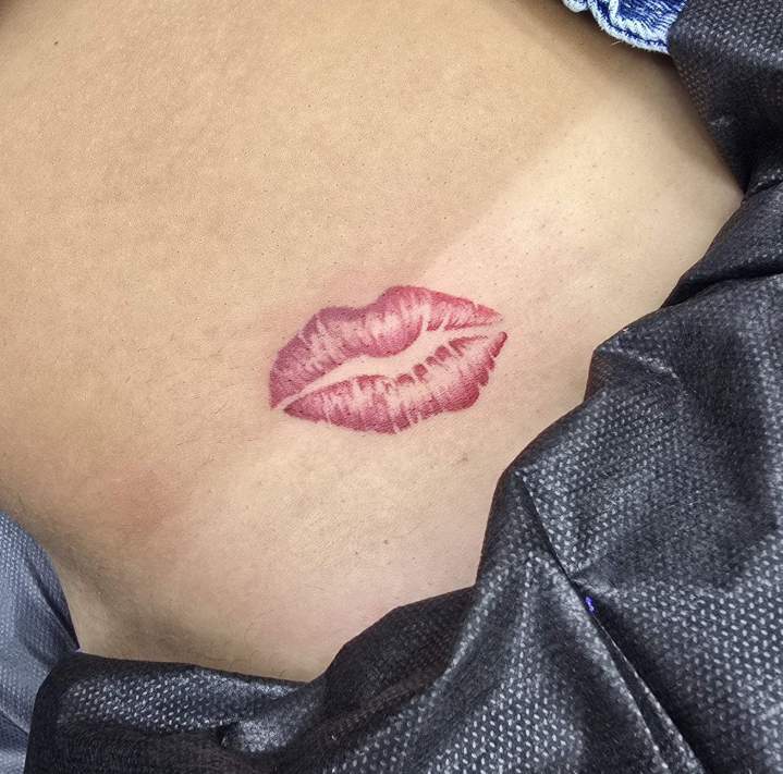 Tatouage lèvres Québec