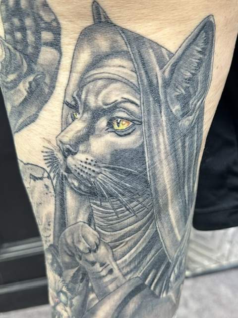 chat religieuse tatouage réaliste tatouage animaux tatouage tatouage noir et gris siyo tatouage Québec Charlesbourg beauport limoilou st foy.jpg